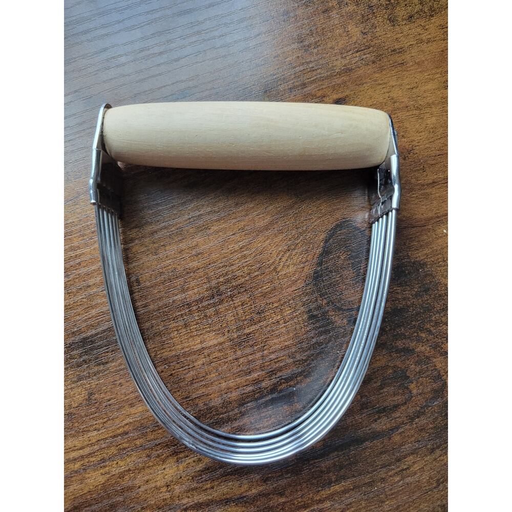 Hand Pastry/Dough Blender w/Wood Handle